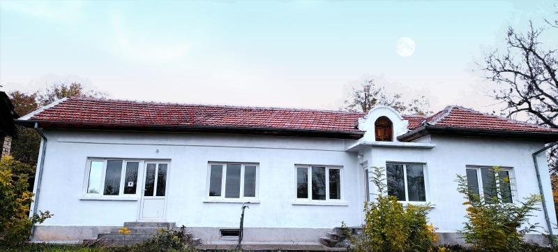 Продава КЪЩА, с. Стефан Стамболово, област Велико Търново