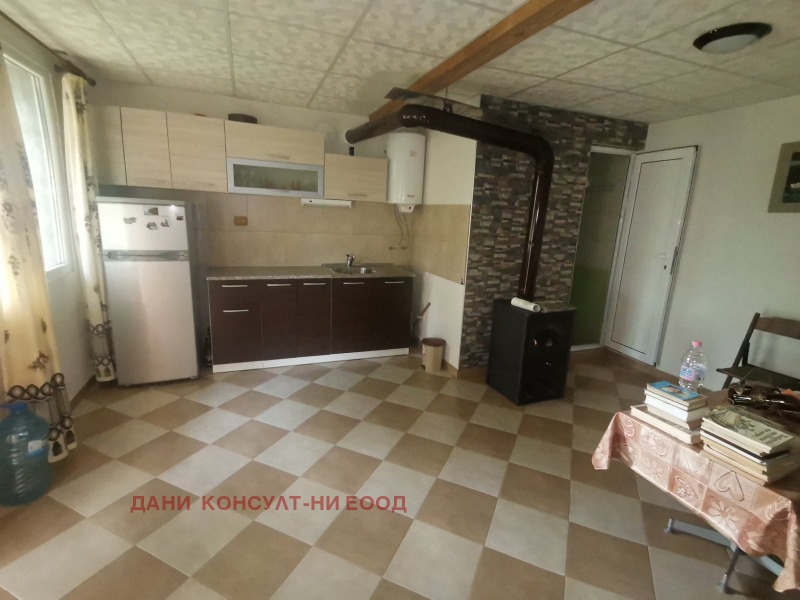 Продава ВИЛА в област Велико Търново, гр. Долна Оряховица - 30 кв.м / 25 000 € » 48 895.75 лв., ДАНИ КОНСУЛТ-НИ ЕООД