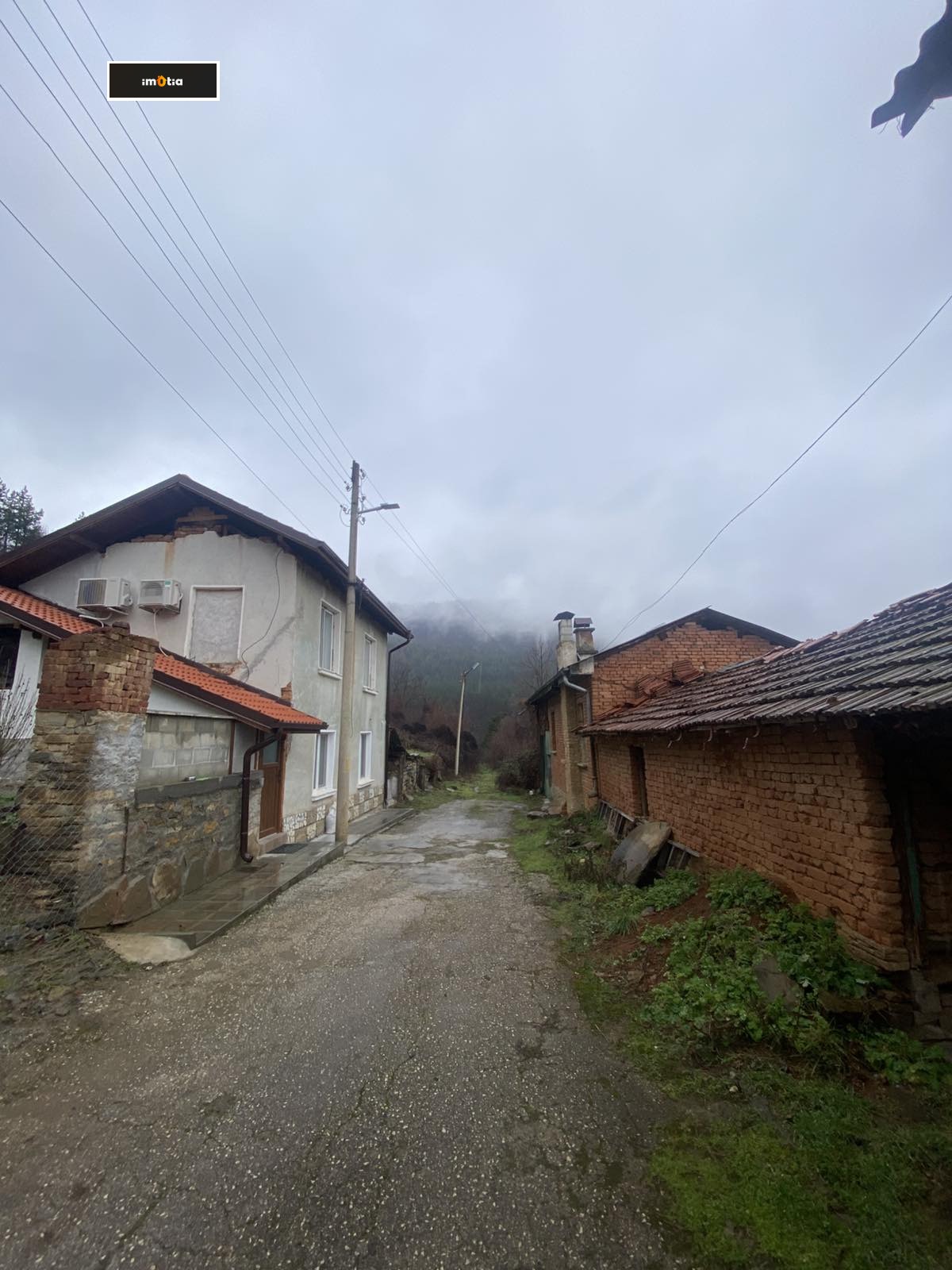 Продава КЪЩА, гр. Троян, област Ловеч, снимка 2 - Къщи - 53323086