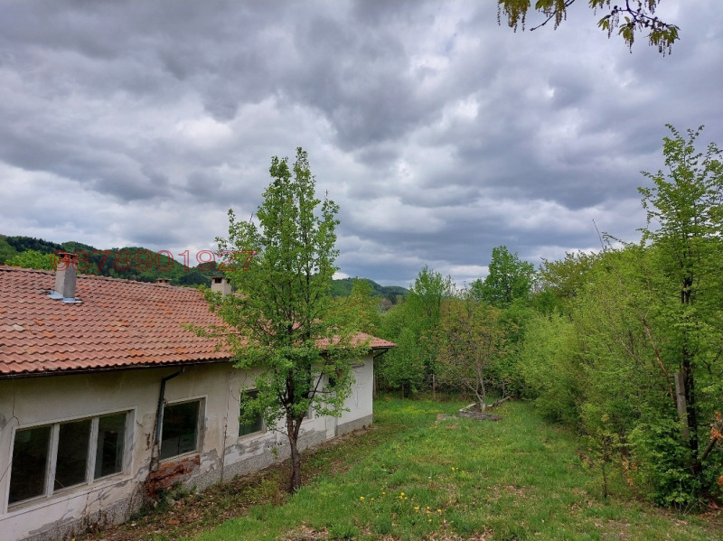 Продава ВИЛА, гр. Троян, област Ловеч, снимка 9 - Вили - 52921768