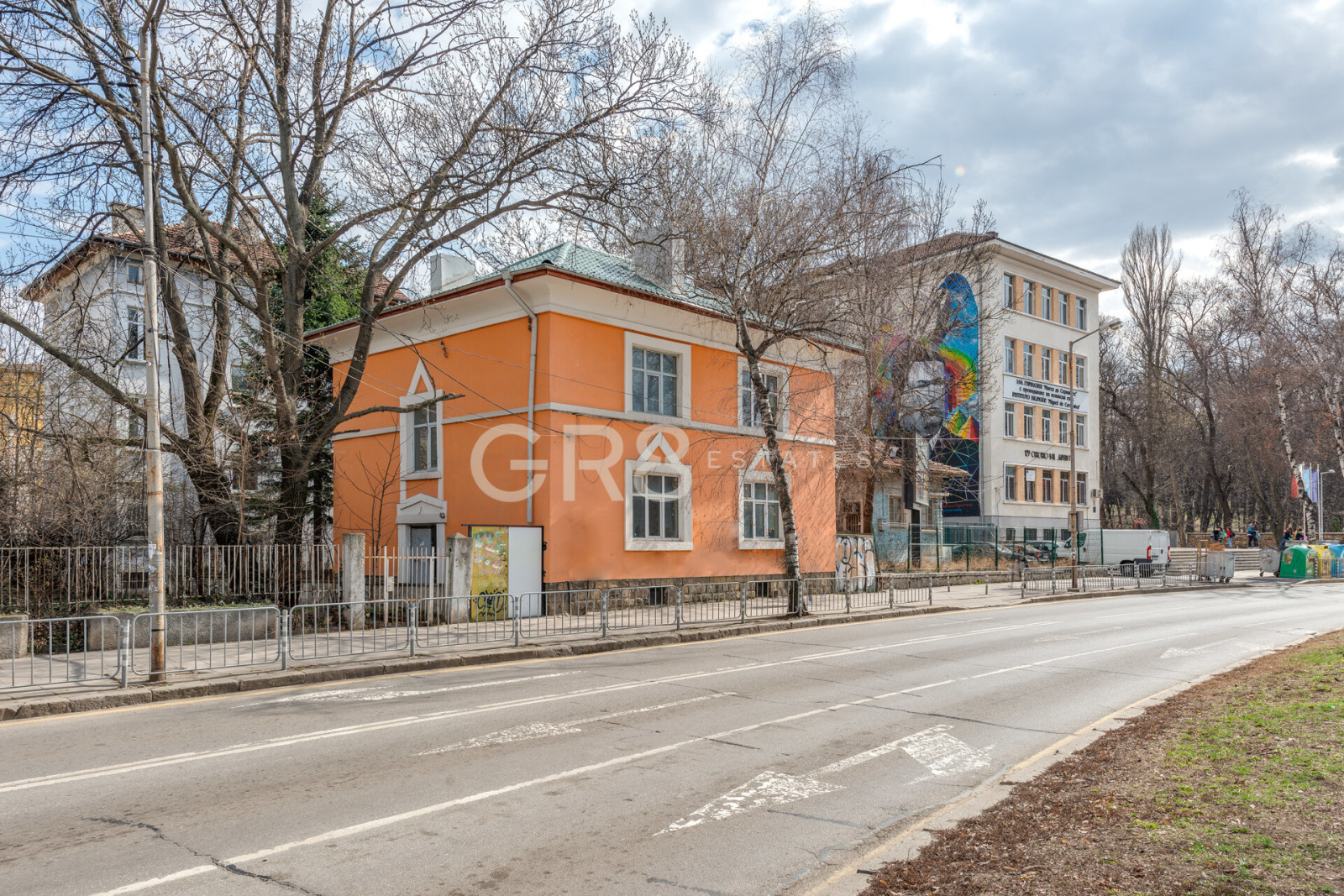Продава КЪЩА, гр. София, Докторски паметник