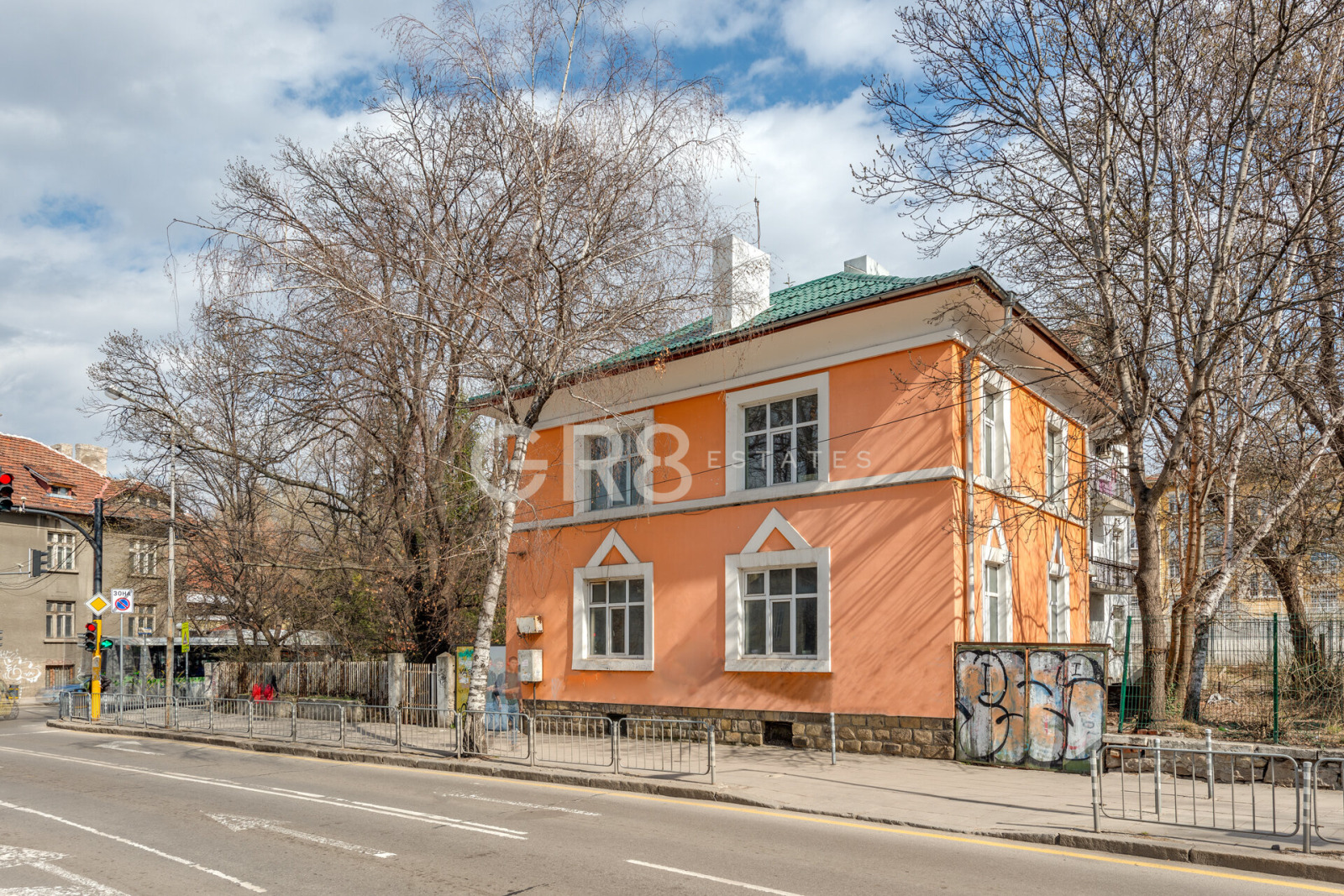 Продава КЪЩА, гр. София, Докторски паметник, снимка 2 - Къщи - 56292892
