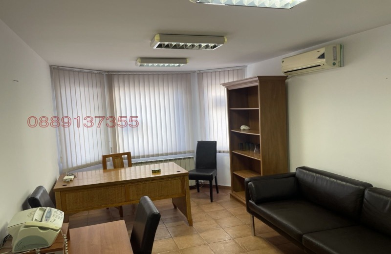 Продава ОФИС в град София, Център - 31 кв.м / 175 000 € » 342 270.25 лв.