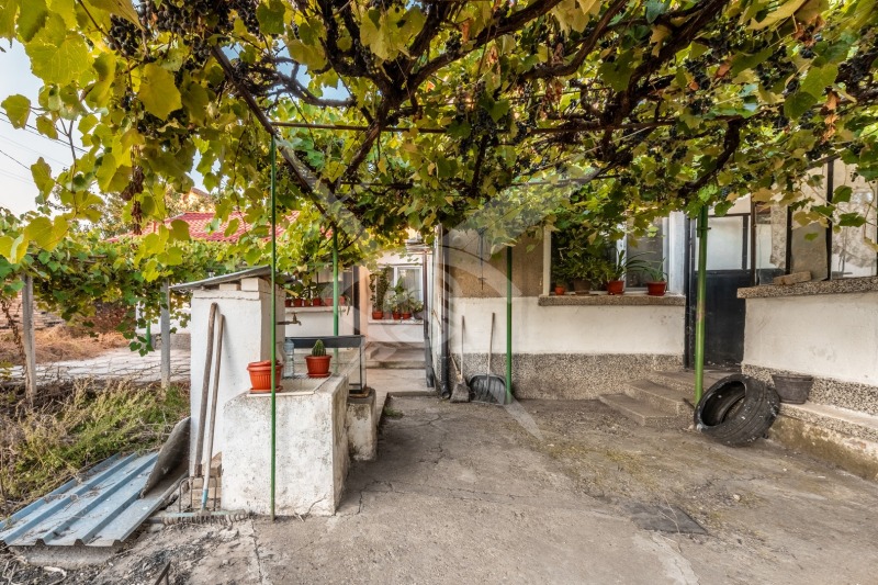 Продава КЪЩА, гр. София, с. Горни Богров, снимка 10 - Къщи - 53269904