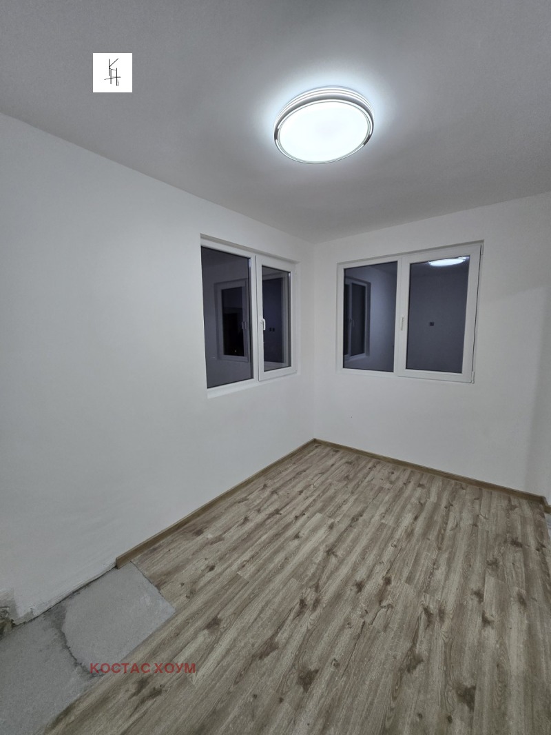 Продава ЕТАЖ ОТ КЪЩА, гр. Варна, Галата, снимка 4 - Етаж от къща - 53041353