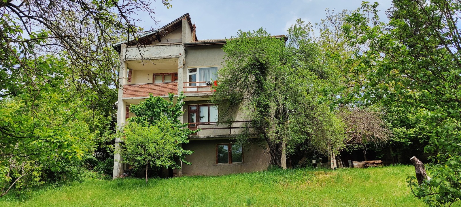 Продава КЪЩА, с. Логодаж, област Благоевград