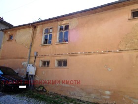 Casa Bicicinia, Gabrovo 1