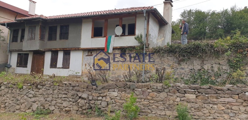 Продава КЪЩА, с. Голема Раковица, област София област