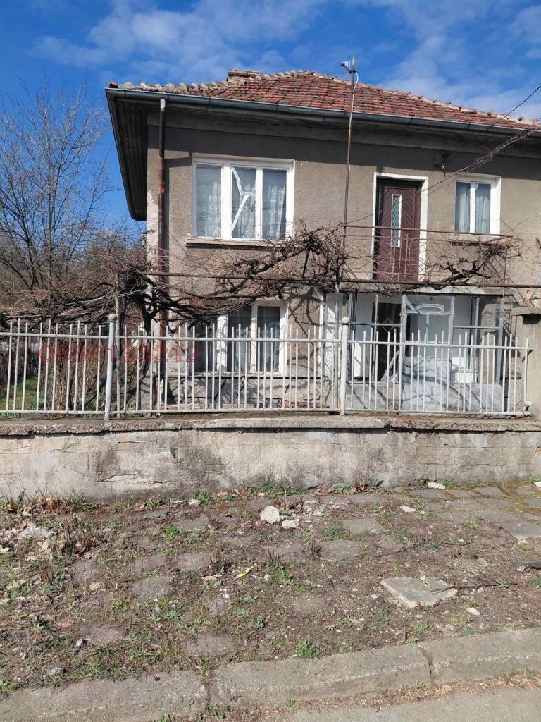 Продава КЪЩА, гр. Пирдоп, област София област, снимка 2 - Къщи - 54099892
