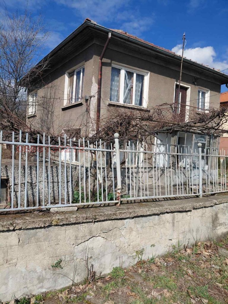 Продава КЪЩА, гр. Пирдоп, област София област