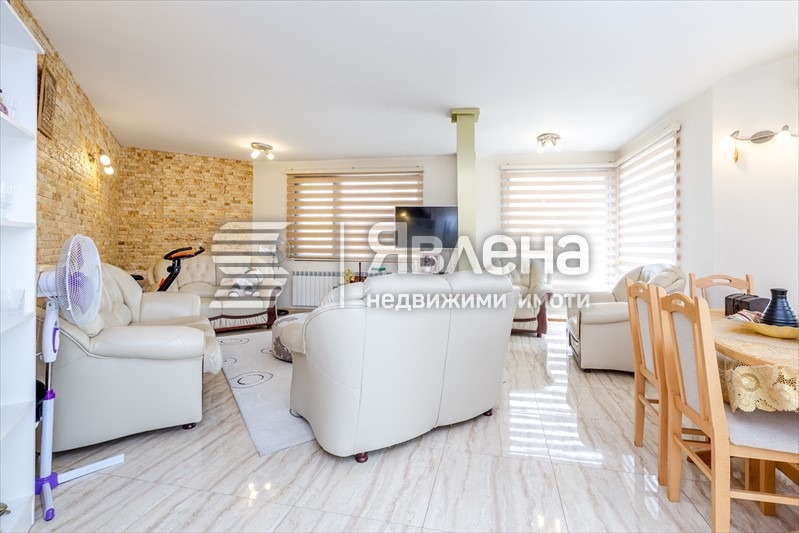 Продава КЪЩА, гр. София, Надежда 4, снимка 3 - Къщи - 54034920