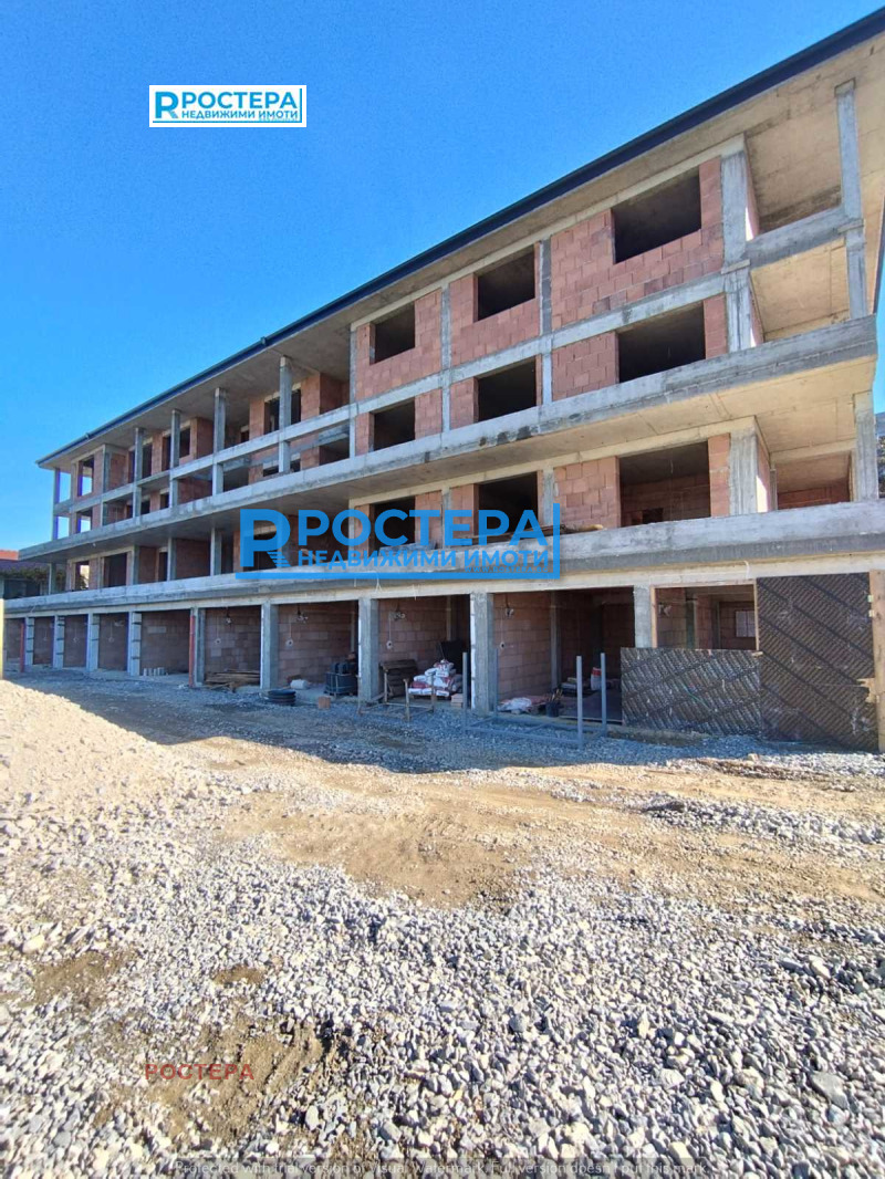 Продава ГАРАЖ, ПАРКОМЯСТО, гр. Търговище, Запад 1