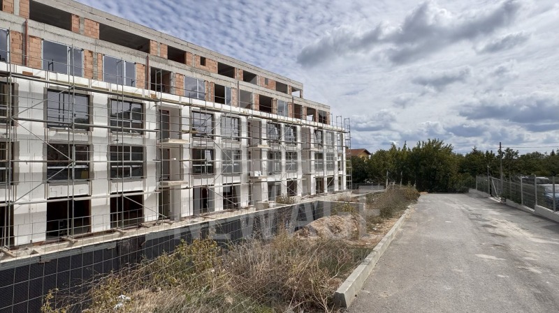 In vendita  2 camere da letto Varna , k.k. Sv.Sv. Konstantin i Elena , 96 mq | 30814756