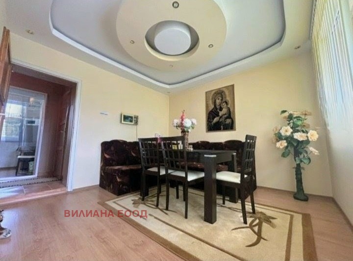 Продава ЕТАЖ ОТ КЪЩА, гр. Горна Оряховица, област Велико Търново, снимка 3 - Етаж от къща - 52998571