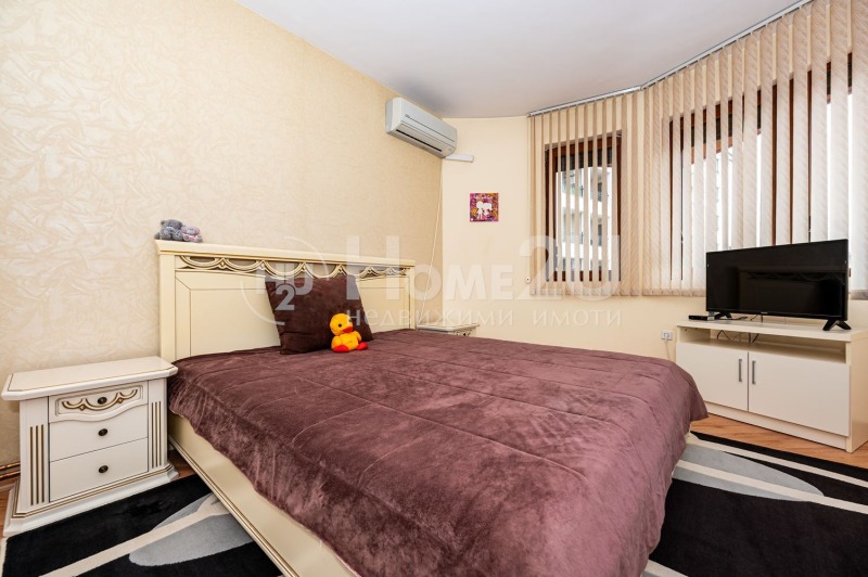 Na sprzedaż  Dom Plowdiw , Ostromila , 220 mkw | 34641769 - obraz [8]
