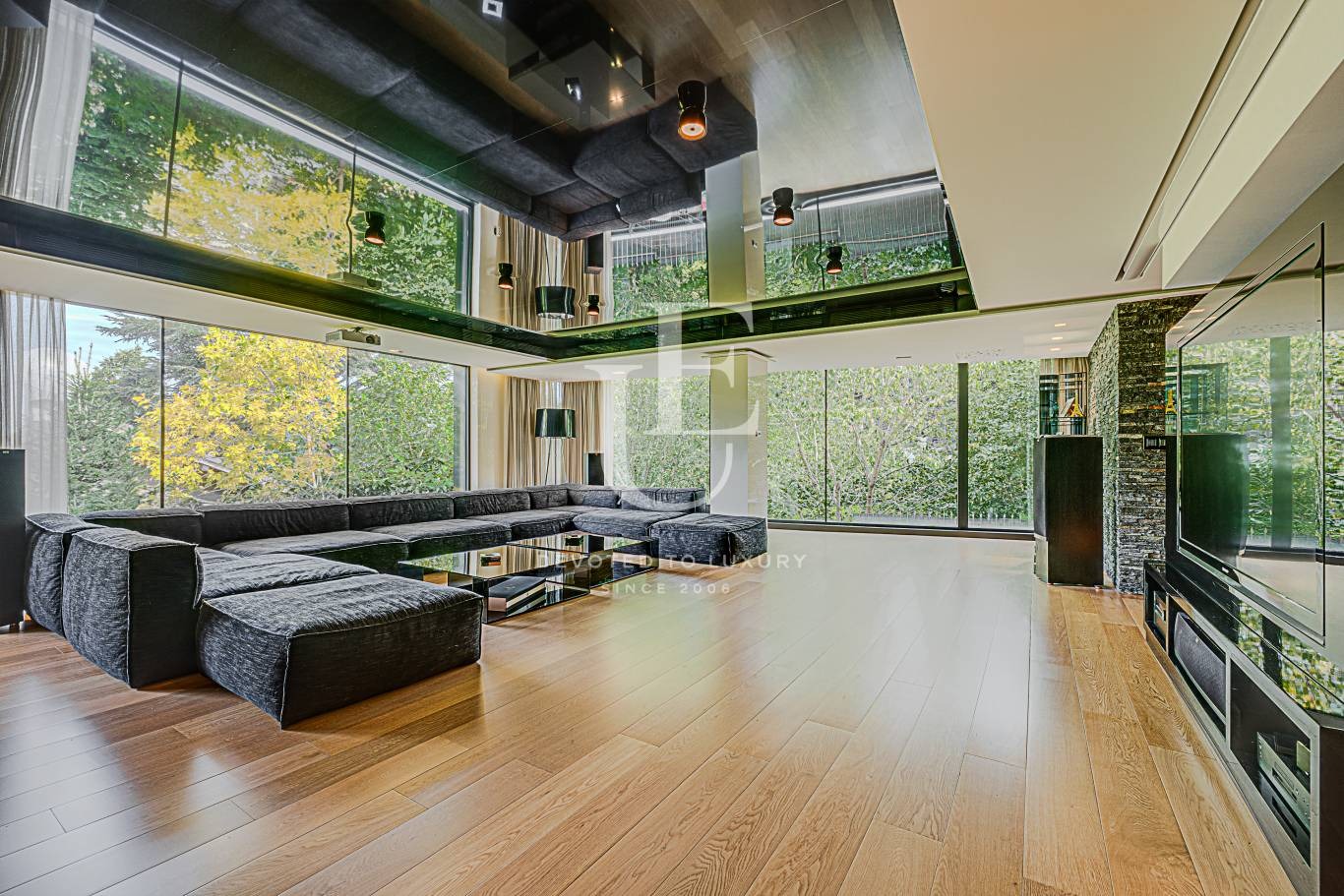 Продава МНОГОСТАЕН, гр. София, Бояна, снимка 2 - Апартаменти - 53889821