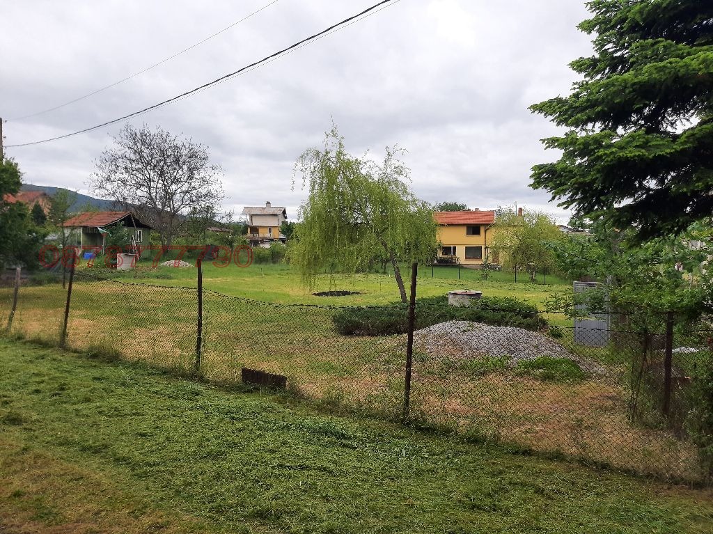 Продава ПАРЦЕЛ, с. Жедна, област Перник