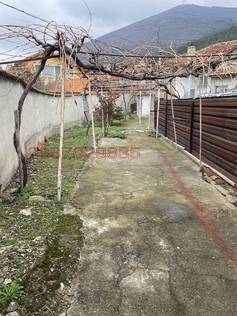 Продава КЪЩА, гр. Сливен, Център, снимка 2 - Къщи - 54080739