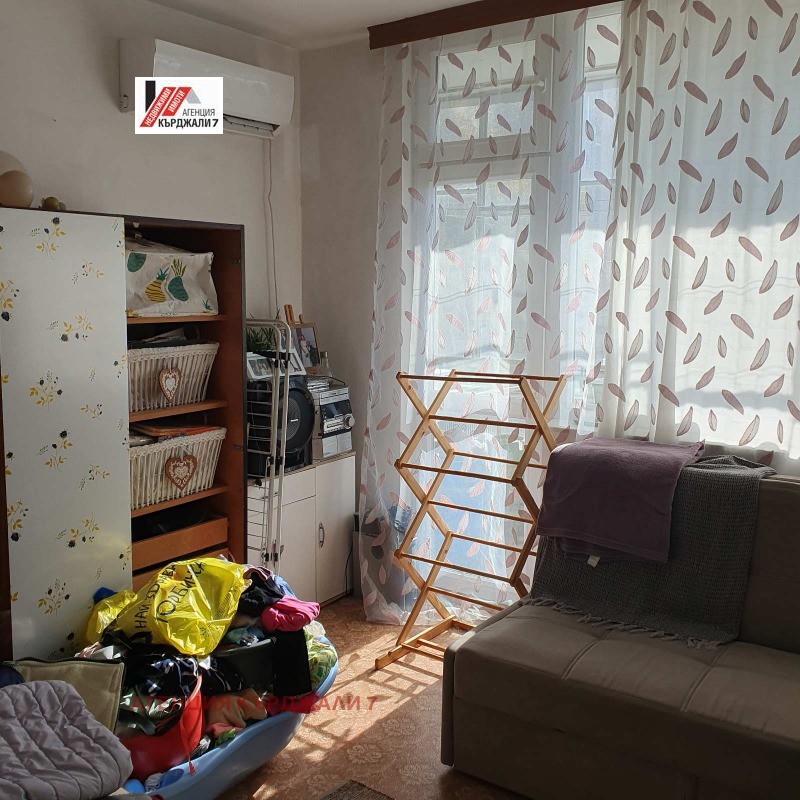 Продава 3-СТАЕН, гр. Кърджали, Център, снимка 7 - Aпартаменти - 48109322