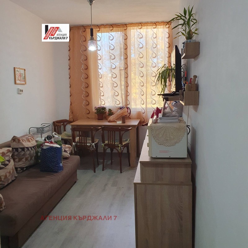 Продава 3-СТАЕН, гр. Кърджали, Център, снимка 6 - Aпартаменти - 48109322