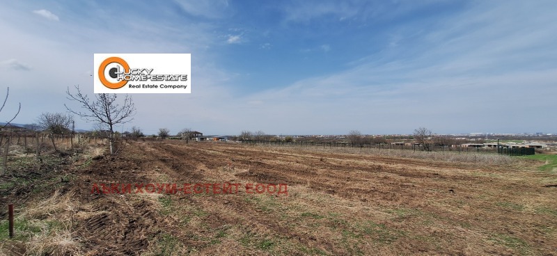 Eladó  Cselekmény régió Plovdiv , Markovo , 600 négyzetméter | 68748627