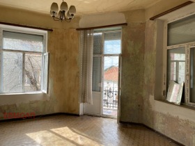 Продажба на етажи от къща в град Пловдив — страница 2 - изображение 7 