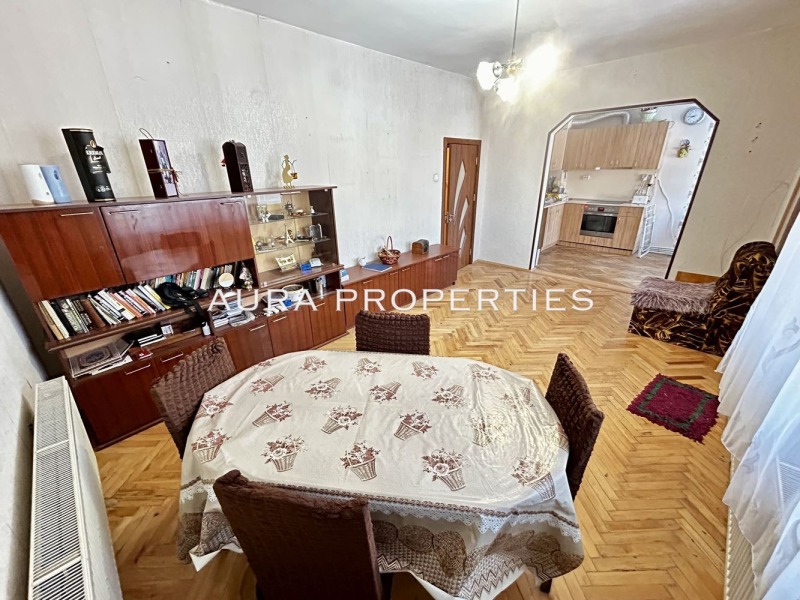 Продава  2-стаен град Разград , Център , 77 кв.м | 86990981