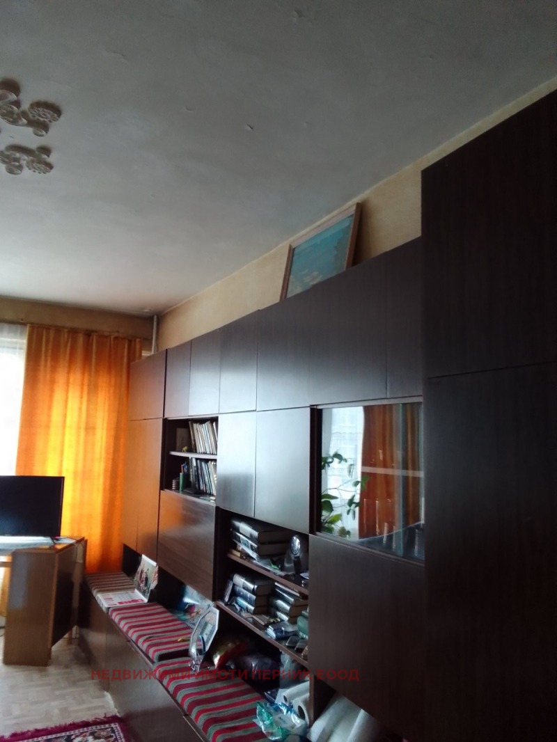 Продава  4-стаен град Перник , Изток , 98 кв.м | 25761484
