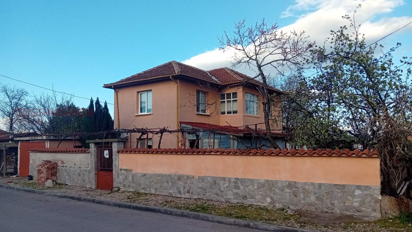Продава КЪЩА, с. Катуница, област Пловдив