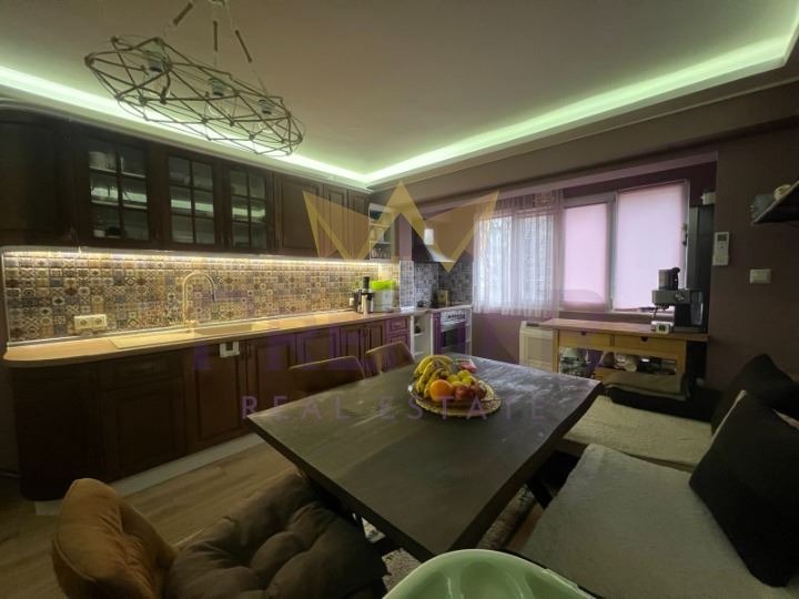 Продава 3-СТАЕН, гр. Варна, Цветен квартал