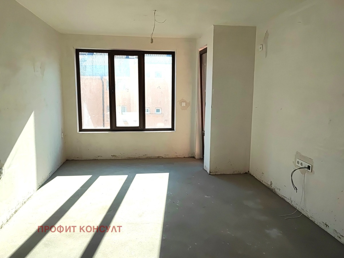 Продава 3-СТАЕН, гр. Велико Търново, Бузлуджа, снимка 2 - Апартаменти - 52624776