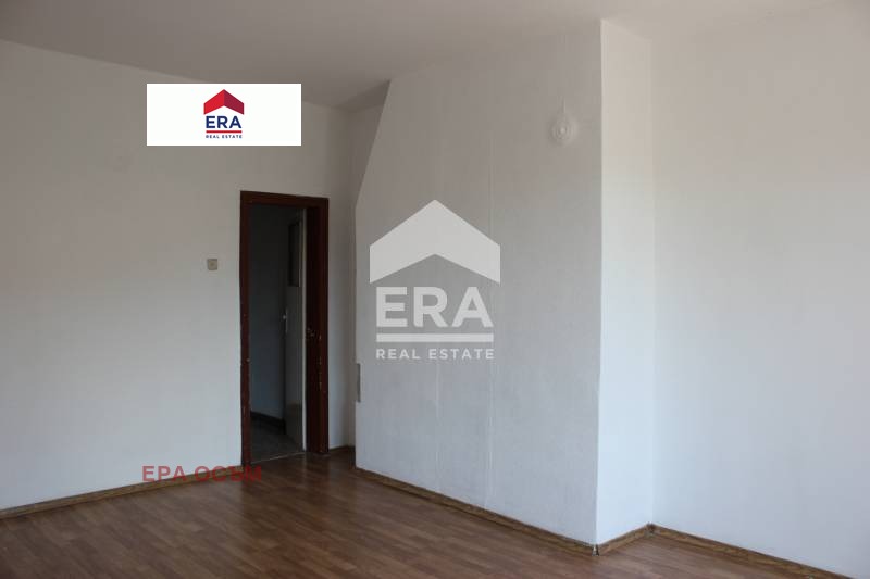 Продава  3-стаен град Ловеч , Широк център , 96 кв.м | 32788010 - изображение [2]