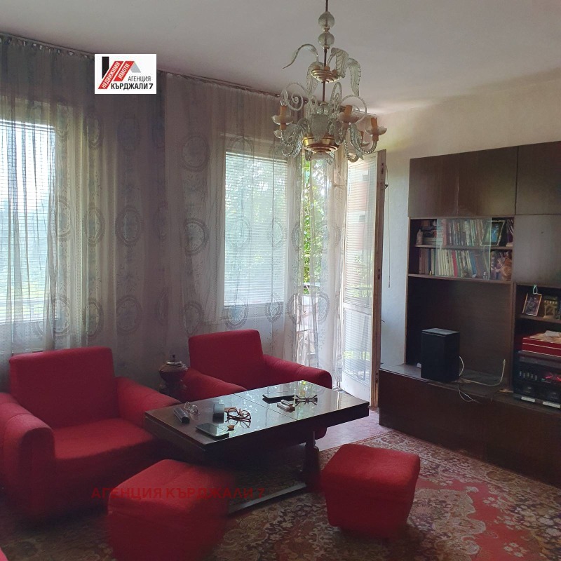 Продава 3-СТАЕН, гр. Кърджали, Център, снимка 2 - Апартаменти - 53284078