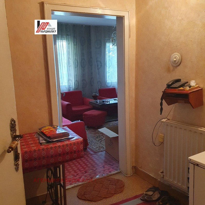 Продава 3-СТАЕН, гр. Кърджали, Център, снимка 13 - Апартаменти - 53284078