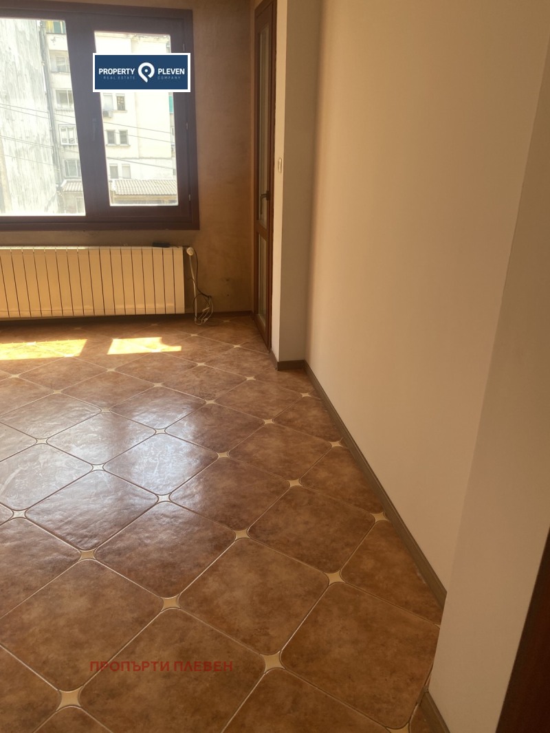 Продава 2-СТАЕН, гр. Плевен, Широк център, снимка 2 - Апартаменти - 53231522