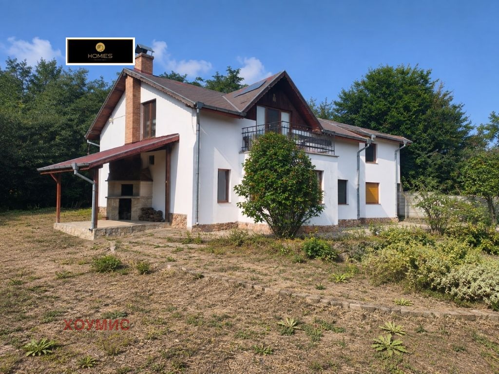 Продава КЪЩА, с. Великово, област Добрич