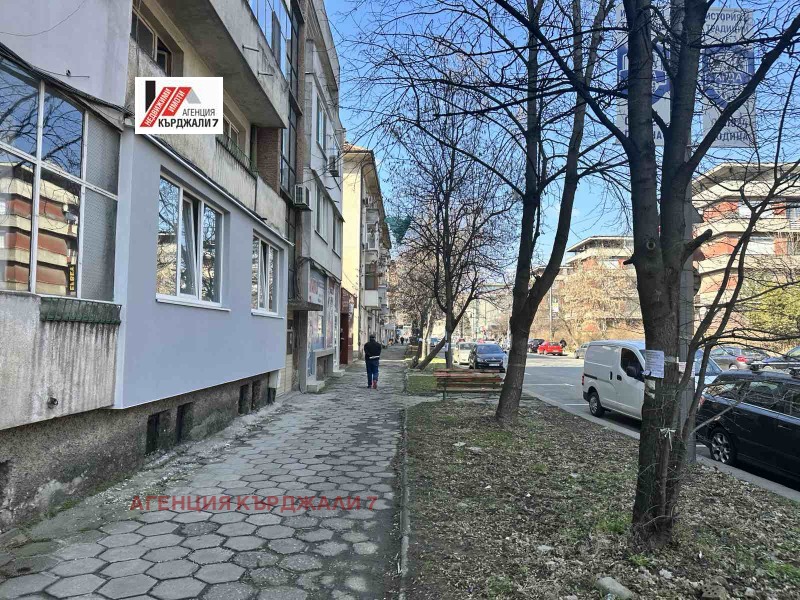 Продава 3-СТАЕН, гр. Кърджали, Център, снимка 3 - Апартаменти - 53247175
