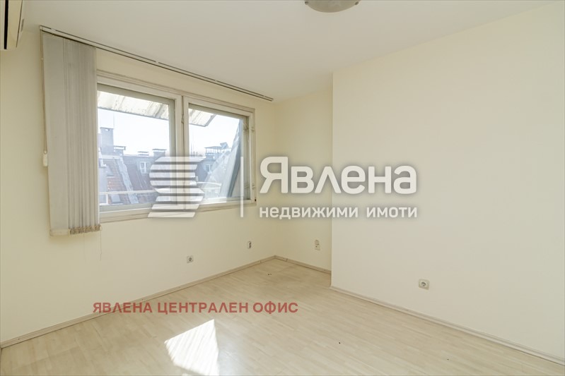 Продава МНОГОСТАЕН, гр. София, Център, снимка 3 - Aпартаменти - 47455798