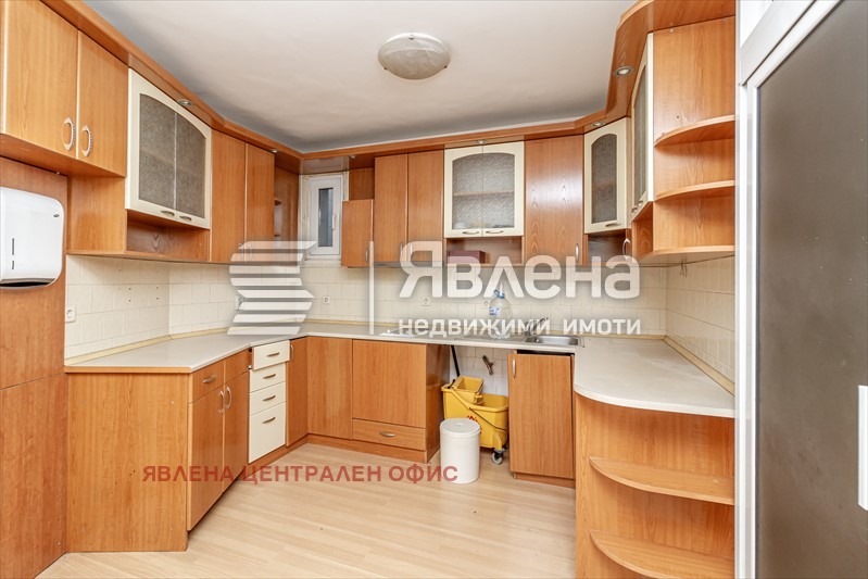 Продава МНОГОСТАЕН, гр. София, Център, снимка 13 - Aпартаменти - 47455798