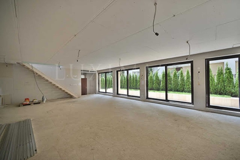 Продава МНОГОСТАЕН, гр. София, Изгрев, снимка 3 - Апартаменти - 53268707