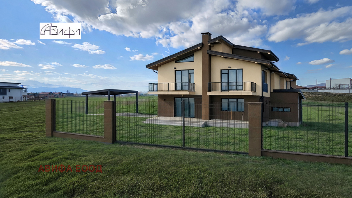 Продава КЪЩА, гр. Елин Пелин, област София област, снимка 2 - Къщи - 53662808