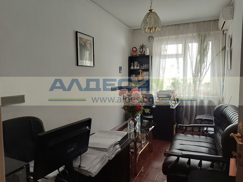 Продава 3-СТАЕН, гр. София, Център