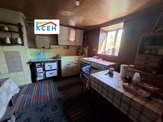 Продава КЪЩА, гр. Търговище, Бряг, снимка 2 - Къщи - 55622092