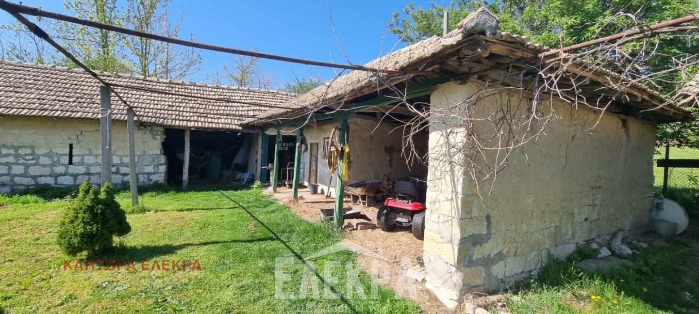 Продава КЪЩА, с. Невша, област Варна, снимка 13 - Къщи - 53859321