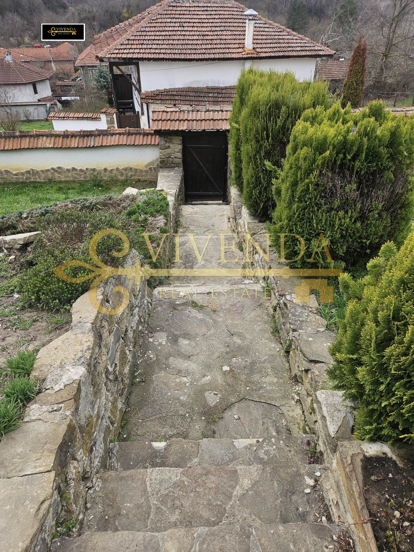 Продава КЪЩА, с. Голец, област Ловеч, снимка 2 - Къщи - 54132947