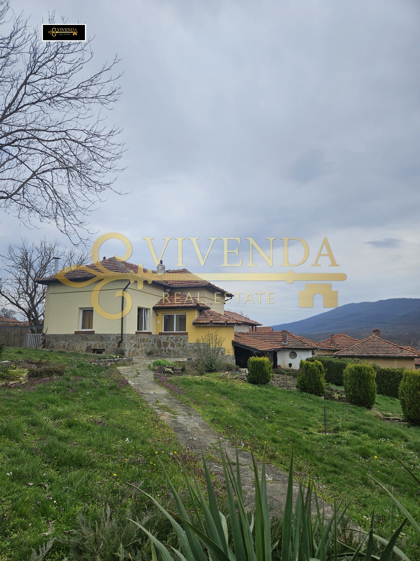 Продава КЪЩА, с. Голец, област Ловеч