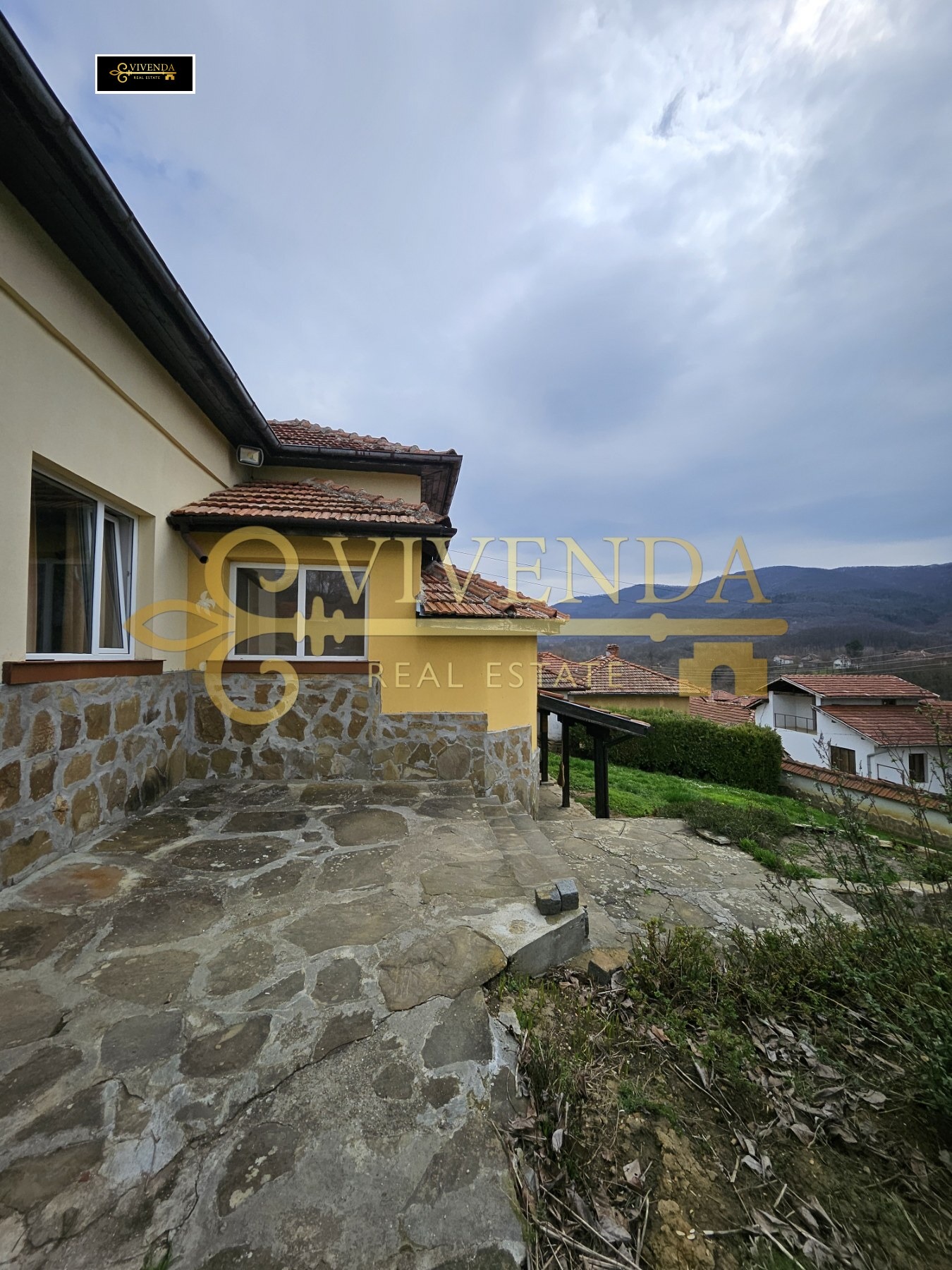 Продава КЪЩА, с. Голец, област Ловеч, снимка 2 - Къщи - 54132947