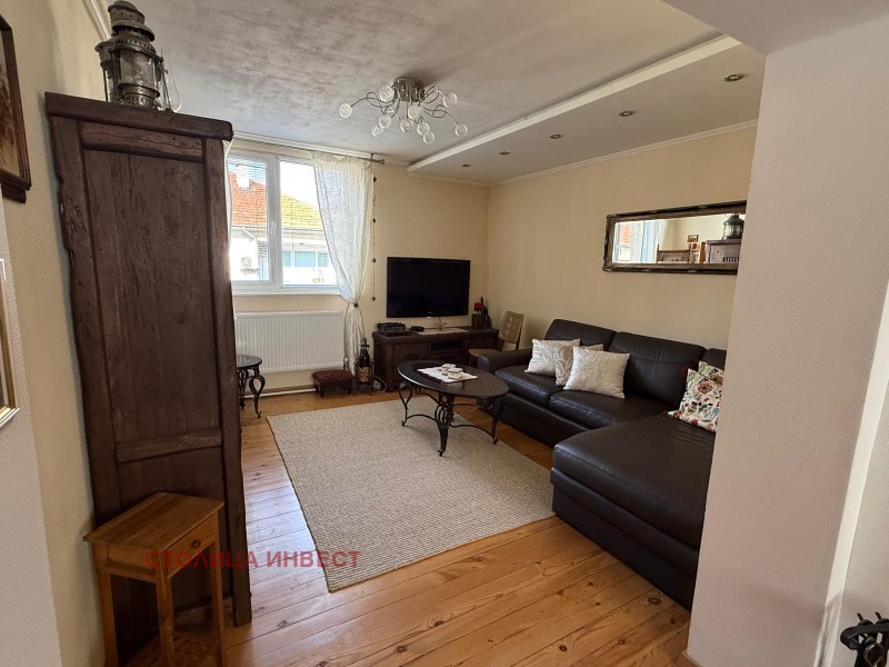Na sprzedaż  Piętro domu Ruse , Rodina 2 , 75 mkw | 98729161