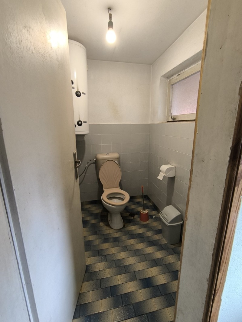 Продава ЕТАЖ ОТ КЪЩА, гр. Дебелец, област Велико Търново, снимка 12 - Етаж от къща - 53534815