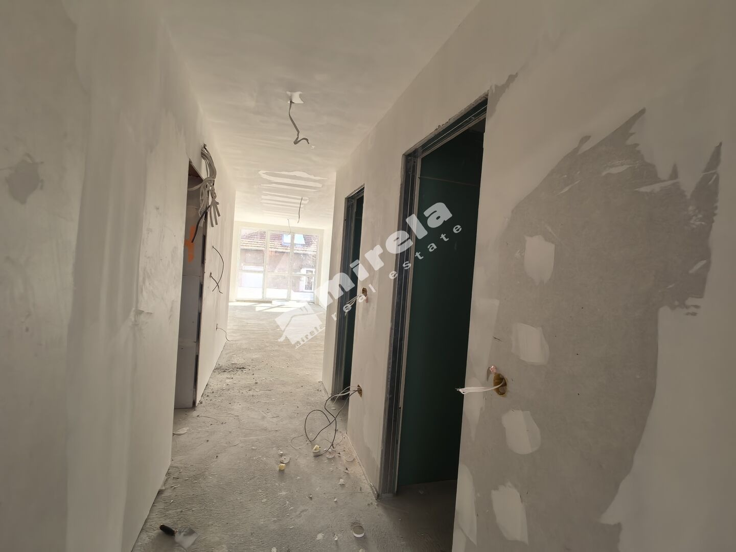 Продава 2-СТАЕН, гр. Ямбол, Център, снимка 2 - Апартаменти - 53492543